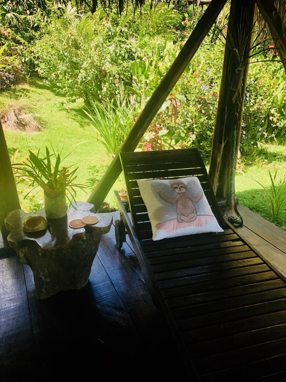 Dolphin Bay Hideaway Bed & Breakfast Bocas del Toro Exterior photo